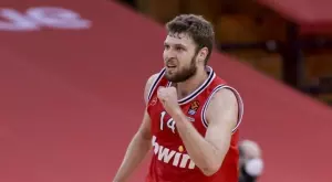 Александър Везенков най-успешен от тройката в Евролигата през сезона