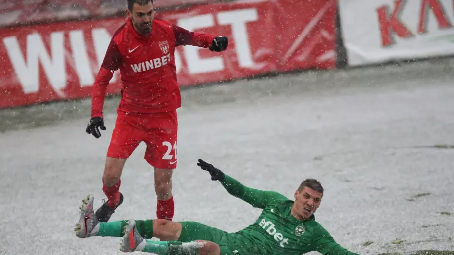 Лудогорец и Царско село не се победиха в снежна битка от Първа лига