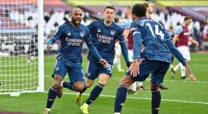 Уест Хем поведе с 3:0 на Арсенал, но взе само точка в лондонското дерби от Висшата лига