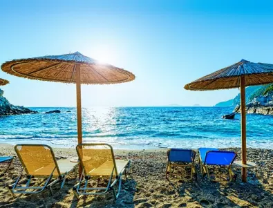 Плажуващите в Гърция - на 4 метра един от друг