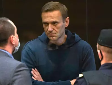 С усмивка на лице: Алексей Навални се появи за първи път от новия затвор (СНИМКИ и ВИДЕО)