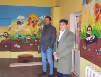 Нови врати и рисунки чакат децата в детската градина в Йоаким Груево (СНИМКИ)