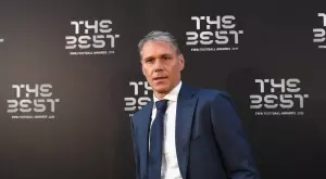 Марко ван Бастен избухна: Йохан Кройф щеше да го е срам, ако можеше да види какво прави Барселона