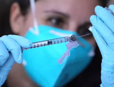 Италия планира да ваксинира в аптеките до края на април