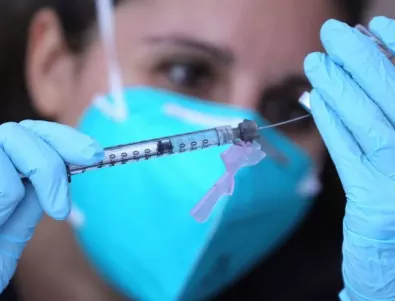 Австралия ваксинира всички желаещи до края на годината