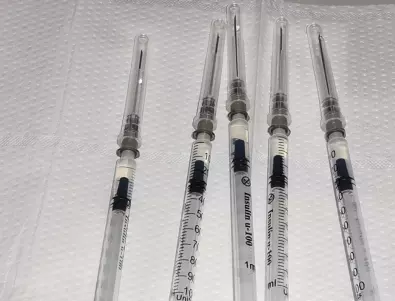 Над 1100 души се ваксинираха на откритите пунктове през почивните дни в София