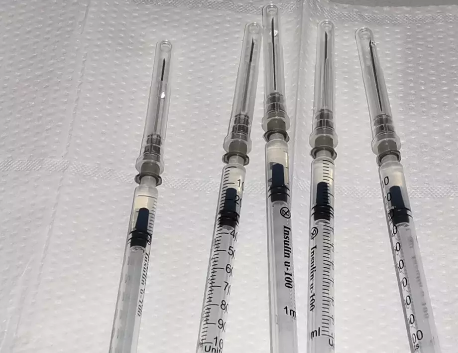 52 българчета под 15-годишна възраст вече са ваксинирани срещу коронавирус