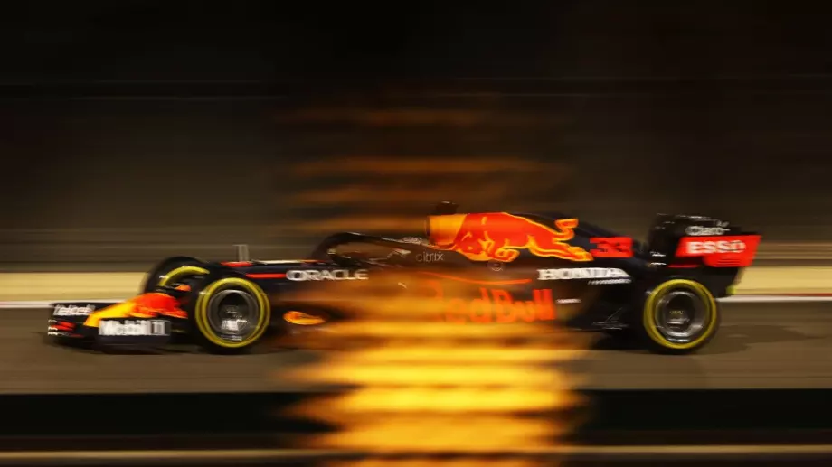 Макс Верстапен бе най-бърз в Бахрейн, Шумахер остана 18-ти