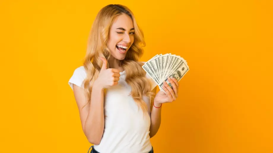 Това са зодиите, които ще имат много ПАРИ през 2022 година