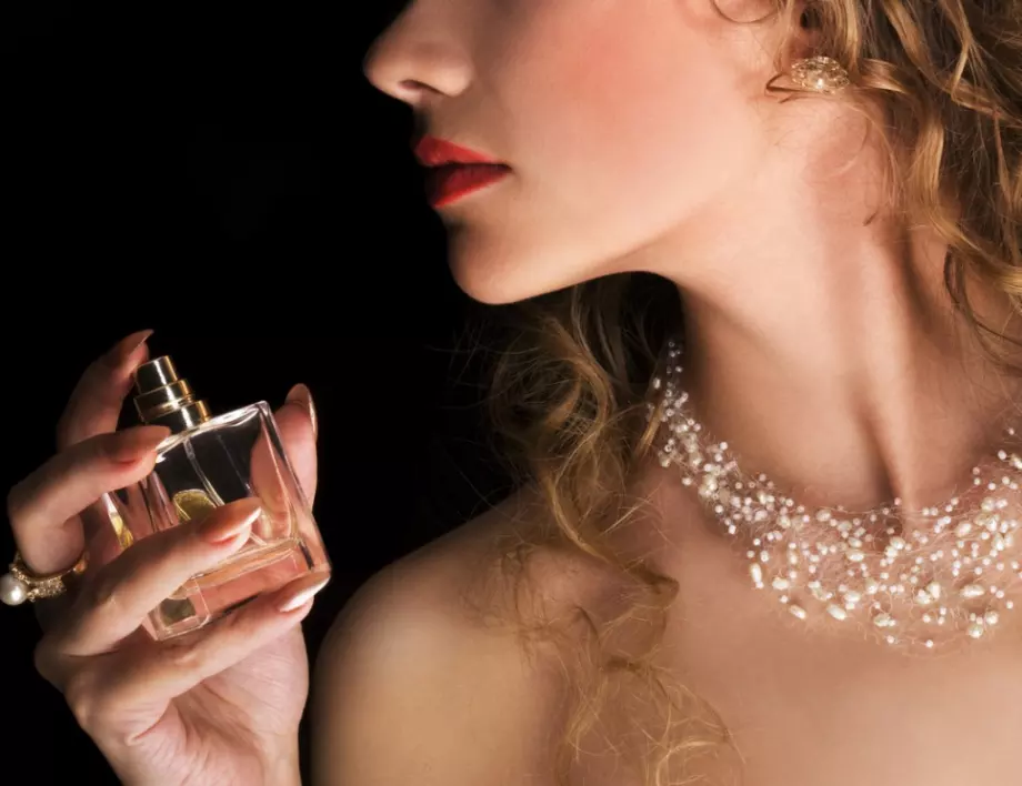 Как парфюмът ни да мирише по-дълго