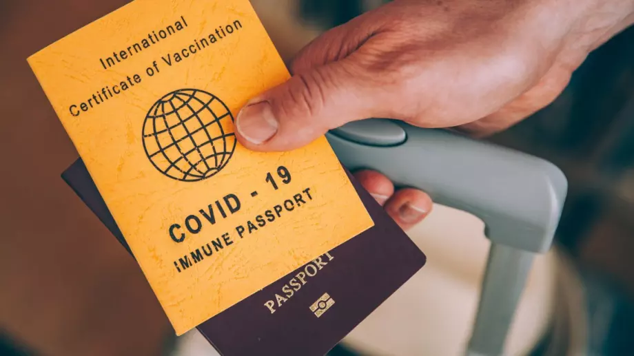 Спор за COVID-паспортите в Дания: Билет към свободата или ограничение?