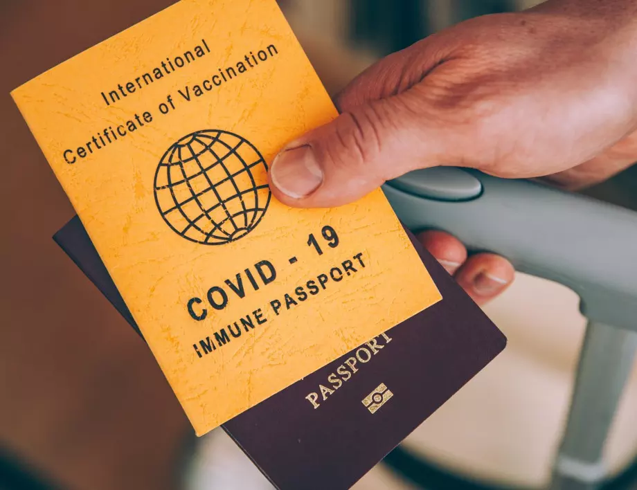 Спор за COVID-паспортите в Дания: Билет към свободата или ограничение?