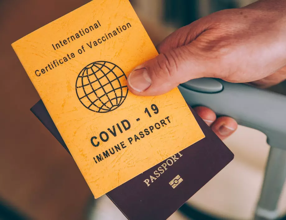 Прогноза: Covid-паспортите може да разделят обществото на първи и втори клас хора