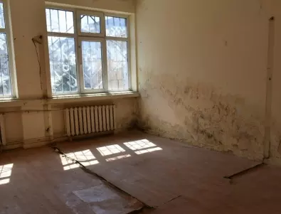 Започва ремонт на II етаж от бившия детски дом в Асеновград, създават нова социална услуга