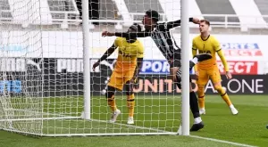 {{ otherArticle[0].article.title }}