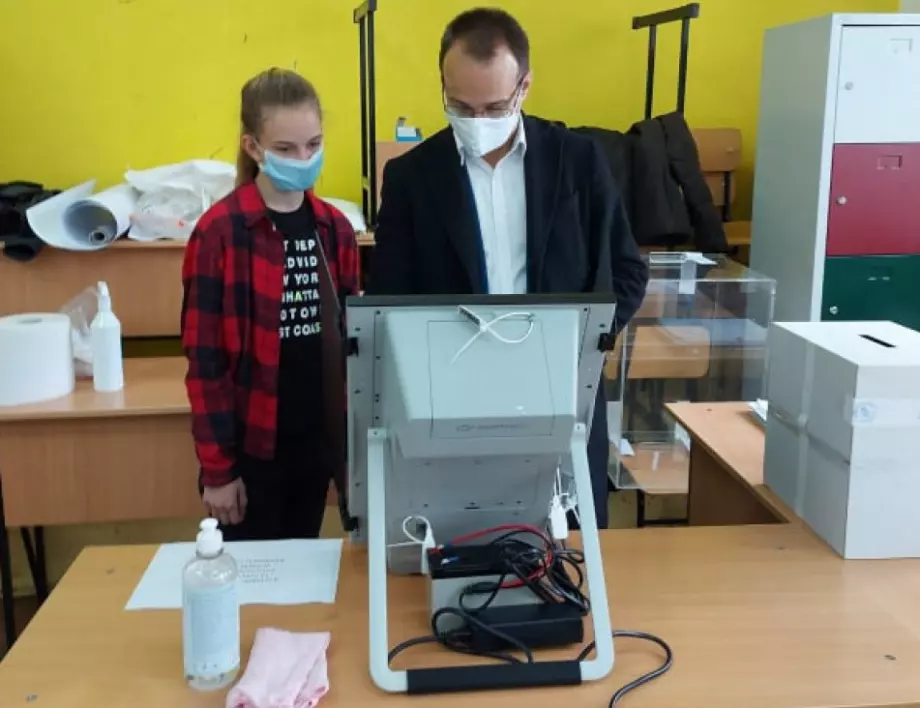 Симеон Славчев: Гласувах за моралните, инициативните и родолюбиви българи, които ще направят истинската промяна