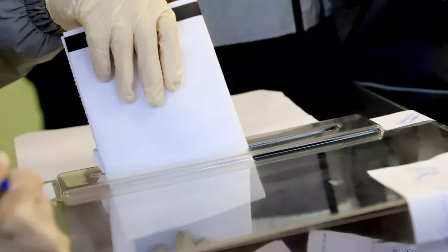 ЦИК: Няма да се изисква зелен сертификат за гласуване на изборите