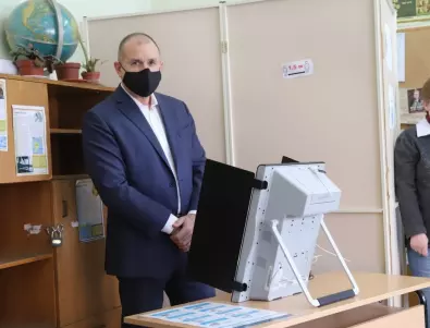 Радев отвърна задочно на Борисов за провеждането на изборите