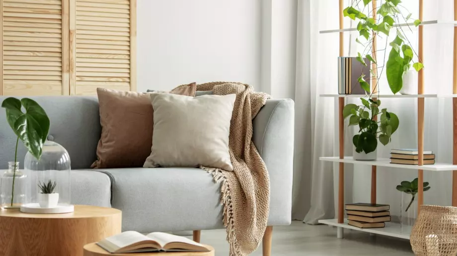 Как да чистим правилно тапицериите на мебелите у дома?