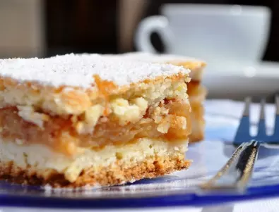 Кекс с брашно от лимец, круши и ябълки: Чудесен за десерт