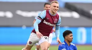 Уест Хем притъпява интереса на Ливърпул към Боуен