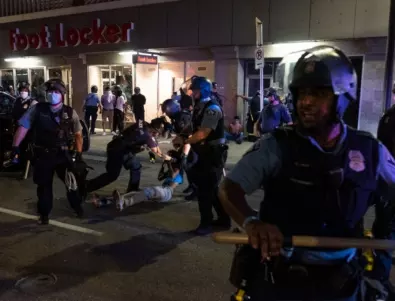 Извънредни мерки в Минеаполис заради поредния случай със застрелян от полицията афроамериканец