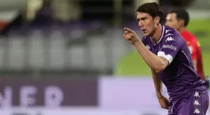 Феновете на Фиорентина се обърнаха срещу Влахович и го заплашиха със смърт