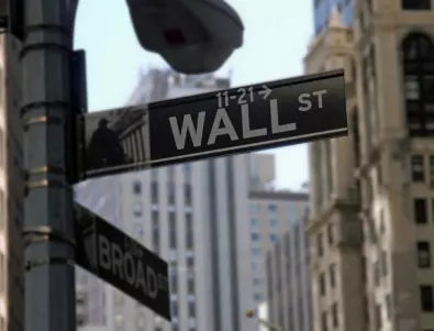 Пазарите възстановиха част от загубите, инвеститорите чакат новини за Омикрон