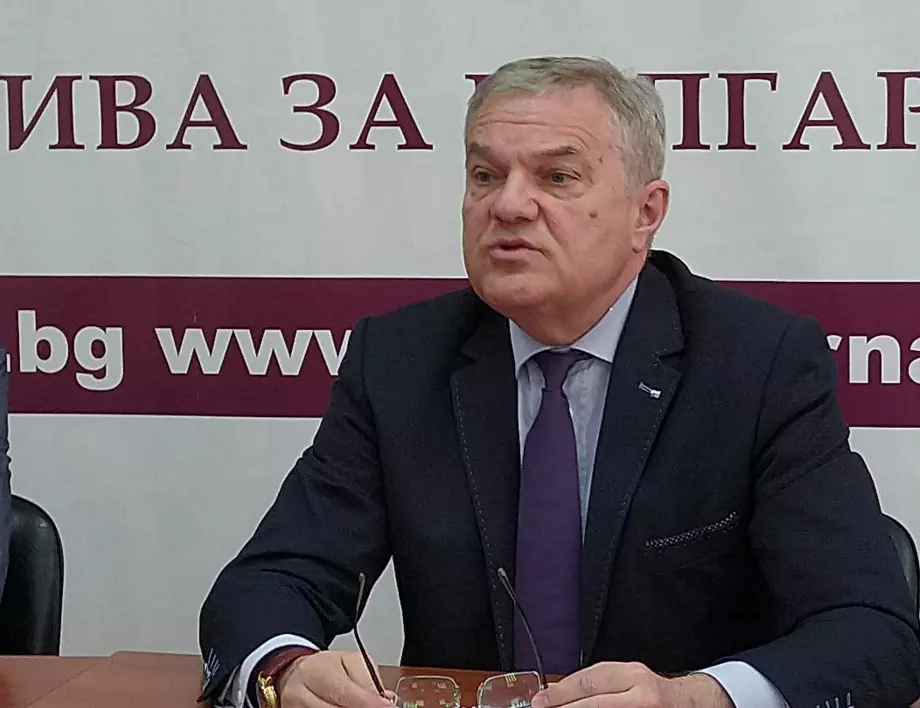 Румен Петков настоя за оставките на енергийния Николов, на шефа на "Булгаргаз" и на Лорер