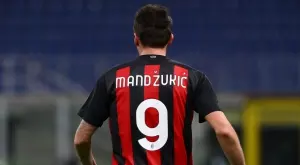 Марио Манджукич демонстрира какво означава да си човек с главно "Ч"