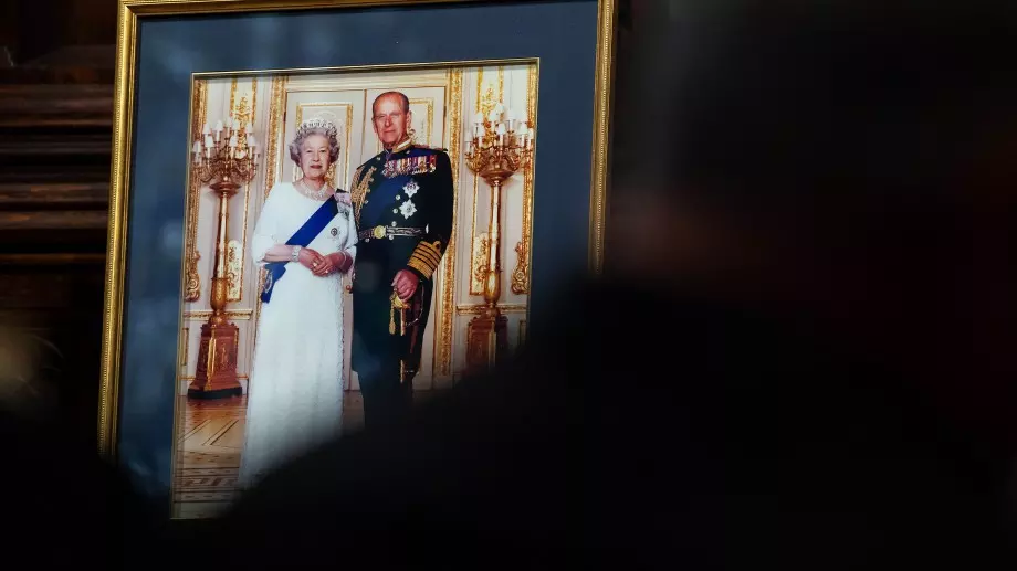 Великобритания замълча за минута в чест на принц Филип