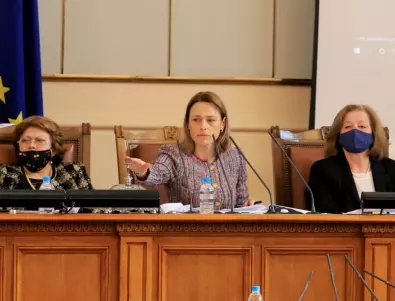 Арменският геноцид беше обсъден в парламента, Ива Митева не позволи едноминутно мълчание заради правилника