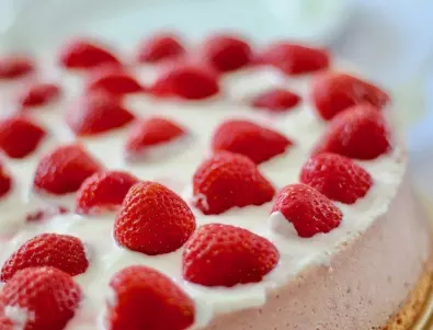 Страхотна лятна торта с ягоди