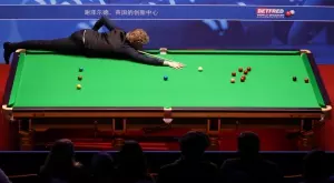 "Удар на деня" в "Крусибъл": Нийл Робъртсън "подпали" сукното с топспин (ВИДЕО)