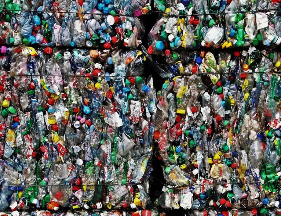 Премахват 9000 тона незаконни отпадъци в Плевен