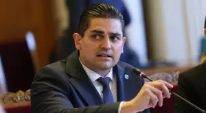 {{ otherArticle[0].article.title }}