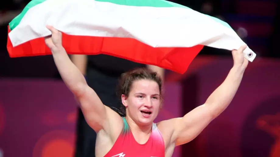 Биляна Дудова на финал на световното по борба в Осло