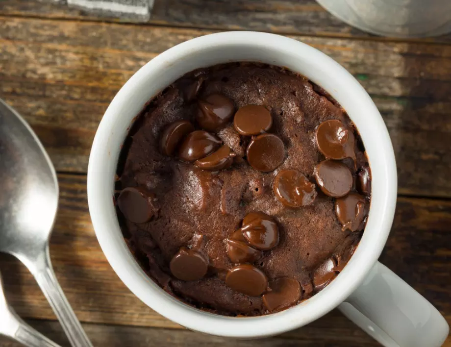 Това шоколадово кексче в чаша е уникално, а се подготвя за 2 минути