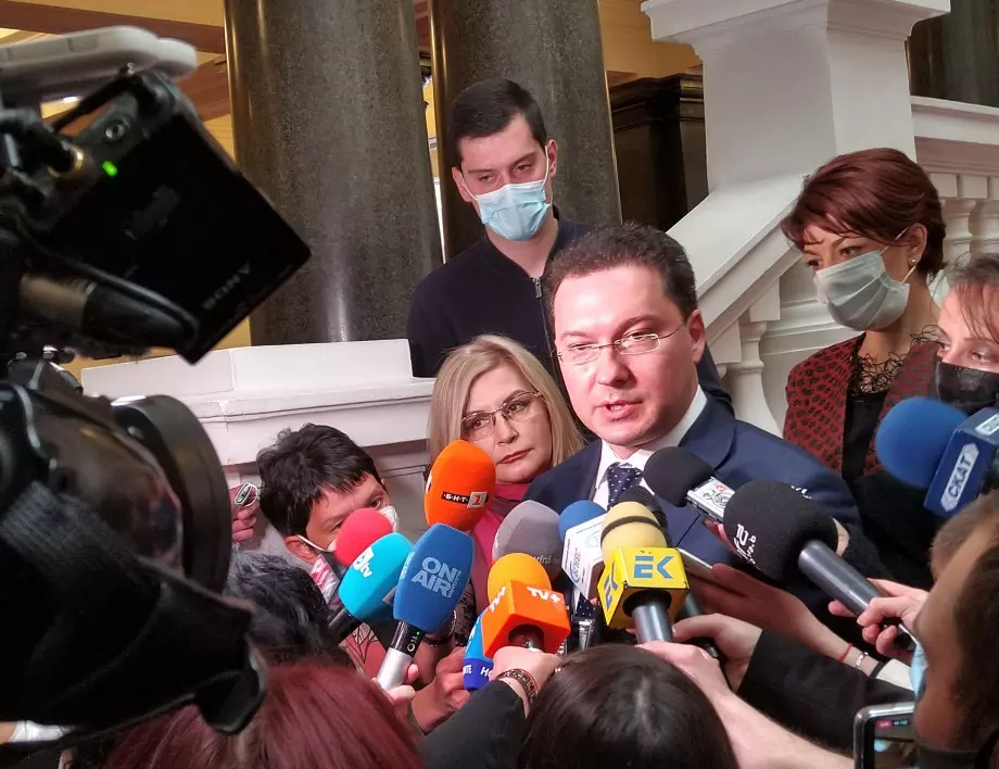 Даниел Митов: Утре сутринта ще вземем решение за мандата, тогава има Изпълнителна комисия на ГЕРБ