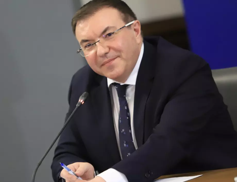 Проф. Ангелов: Кацаров си има списък за разчистване, даден му от президента