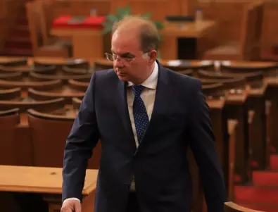 Чолаков откри дебата за конституционните промени: Това не е обичаен акт, той касае устоите на държавата
