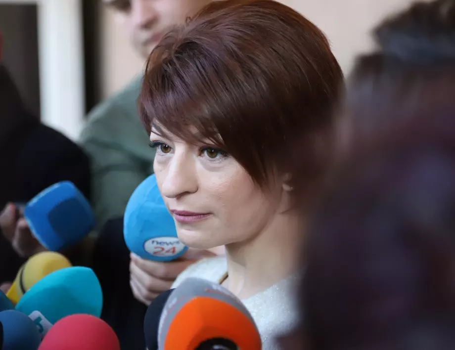 Десислава Атанасова: Партиите се интересуват от политическото си оцеляване, а проблемите на хората стоят