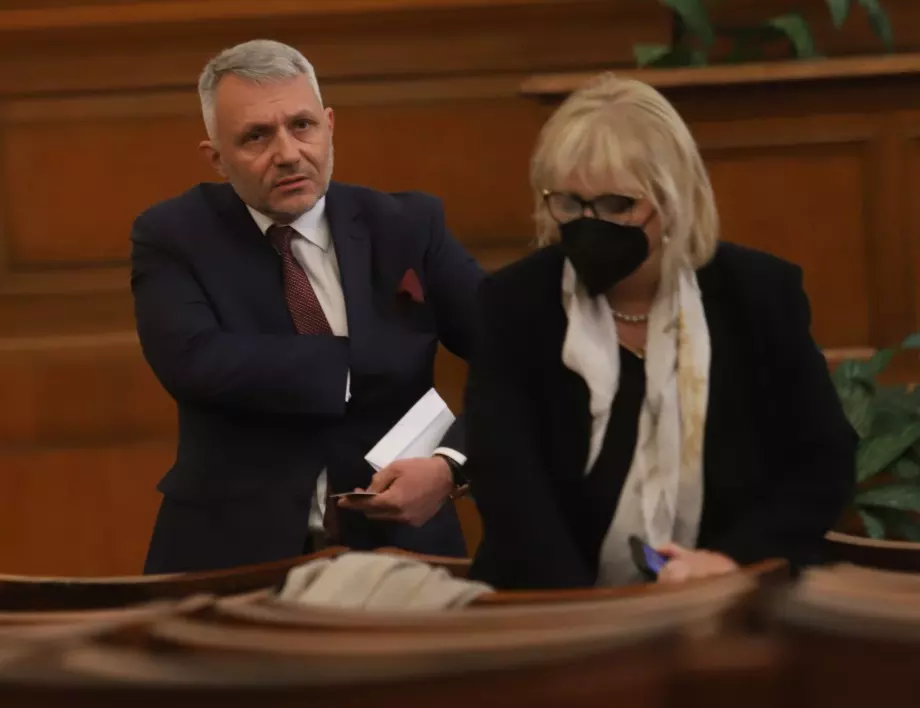 Николай Хаджигенов засилва натиска срещу главния прокурор Иван Гешев