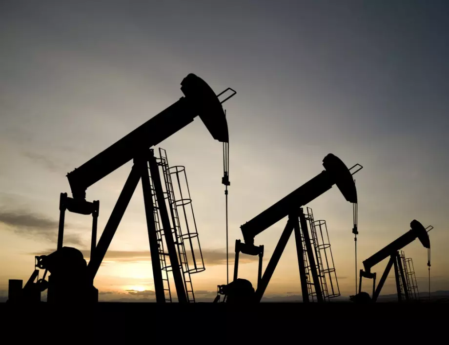 Петролът поскъпна до над 120 долара, след като Саудитска Арабия вдигна цените
