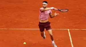 {{ otherArticle[0].article.title }}