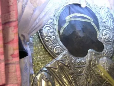 Пътят на вярата: Литийно шествие с чудотворната икона на Богородица от Бачковския манастир