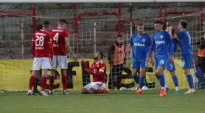 {{ otherArticle[0].article.title }}