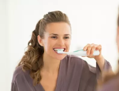 Лесни начини да избелите зъбите с домашни средства, без да ги повредите