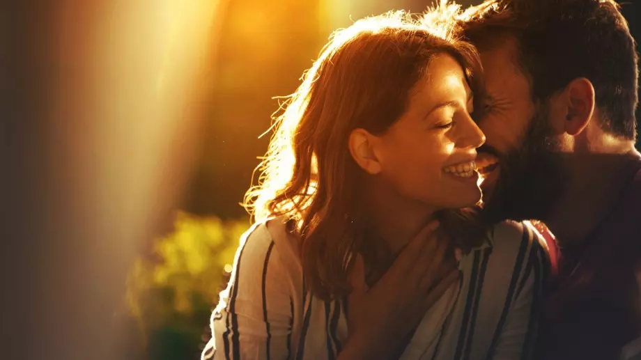 Любовта на тези 5 зодиакални двойки е благословена