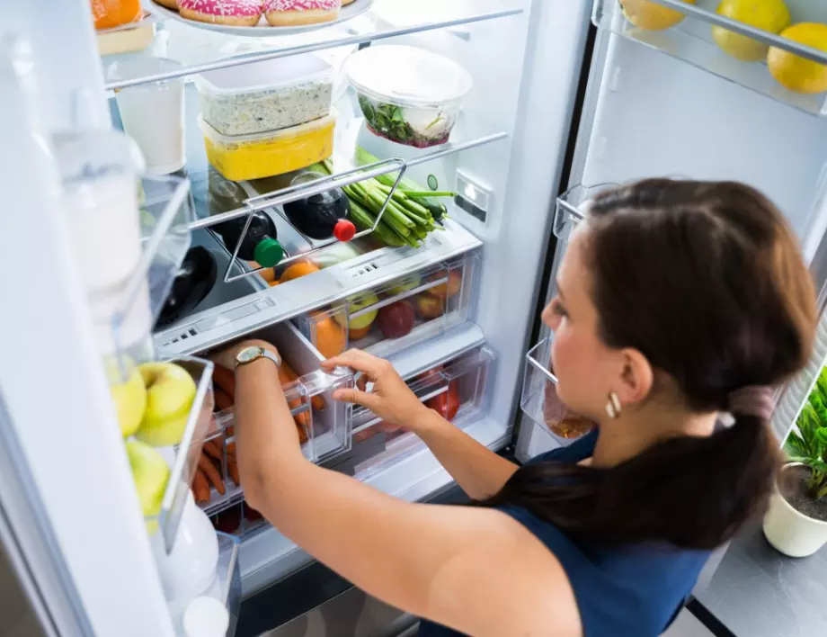 Храните, които никога не трябва да съхранявате на един рафт в хладилника